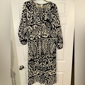 H&M Monochrome Abstract Long Sleeve Dress